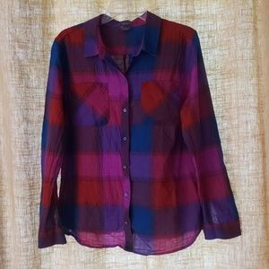 100% Cotton Classic fit Eddie Bauer Button Down